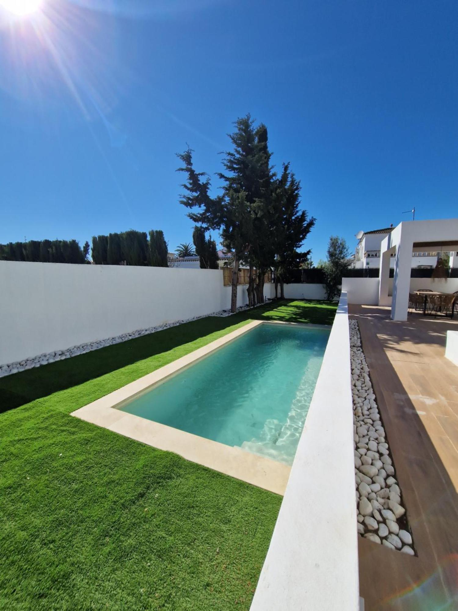 Gorgot P1 I Apartamento Con Terraza Y Piscina Comunitaria Cerca De La Playa Empuriabrava Buitenkant foto