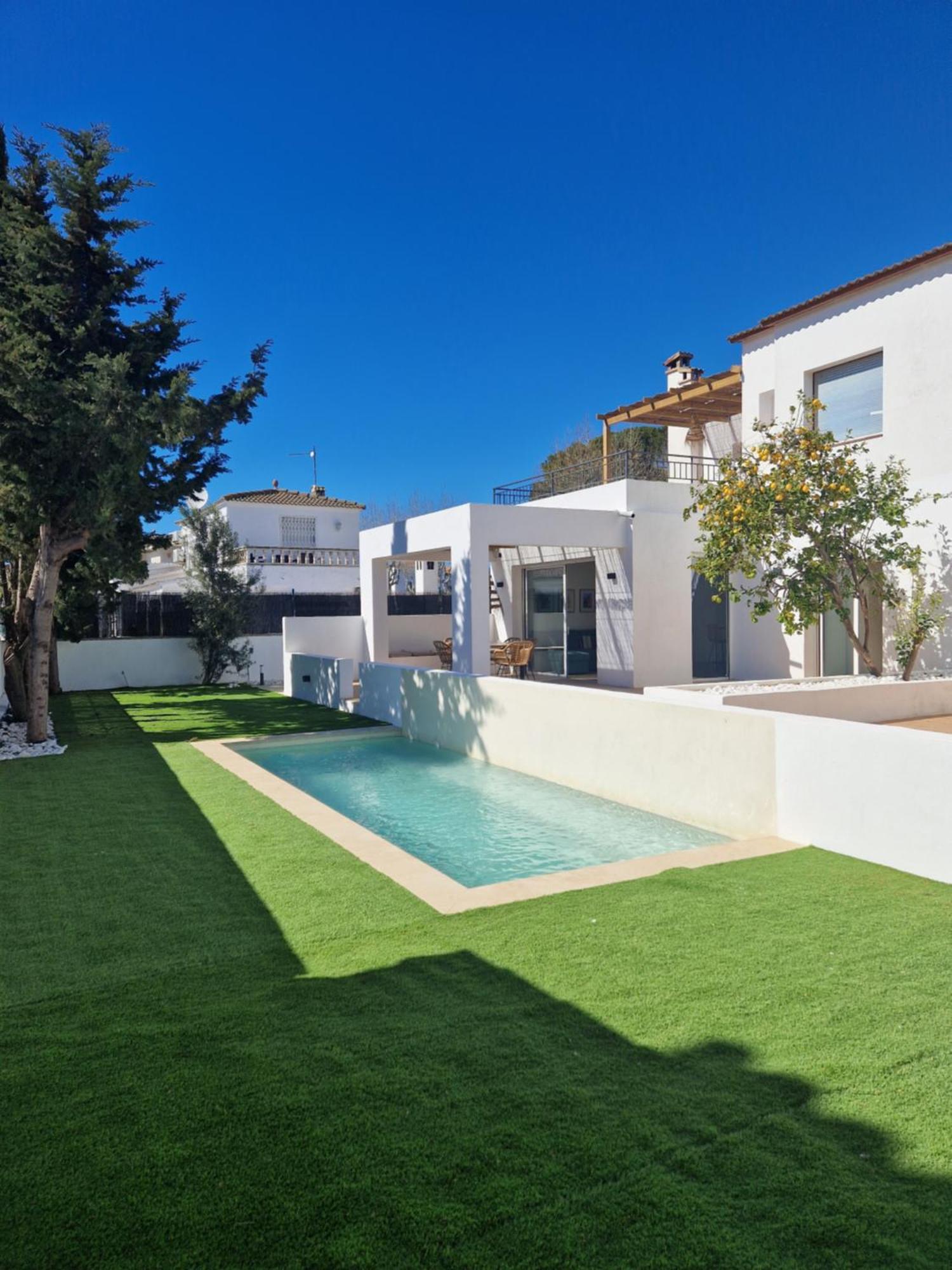 Gorgot P1 I Apartamento Con Terraza Y Piscina Comunitaria Cerca De La Playa Empuriabrava Buitenkant foto